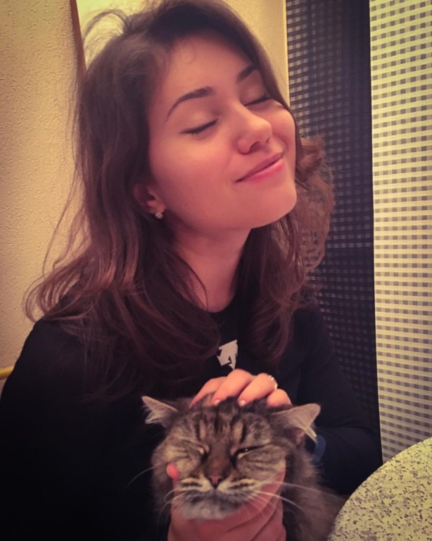 Ekareina et son chat Barsik Ekareina et son chat Barsik
